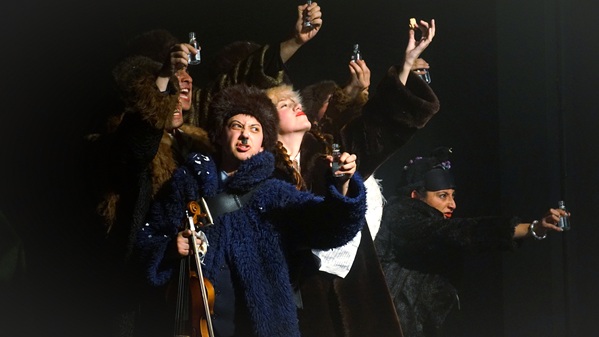 De la puesta en escena: Si alguna vez te hace falta mi vida, ven y tómala. EL SACRIFICIO Foto Rodrigo Cespedes