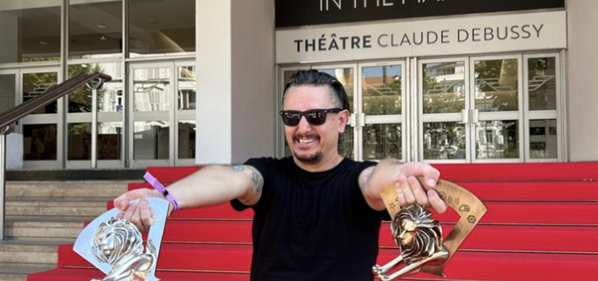 Alexis Ospina recibió en Cannes un león de plata en la categoría Film, otro más en Entertainment, y un león de bronce en la categoría Film Craft.