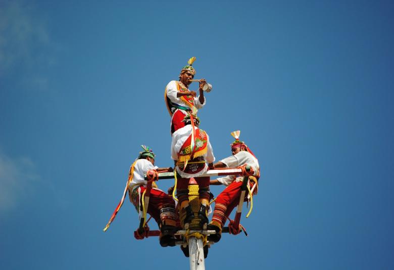 Página Zero - Voladores de Papantla 