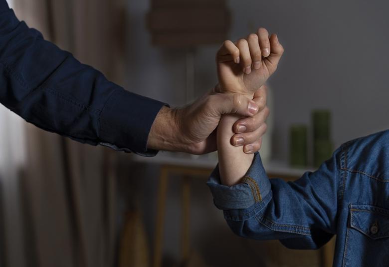 youngchildgettingphysicalabusefromparent